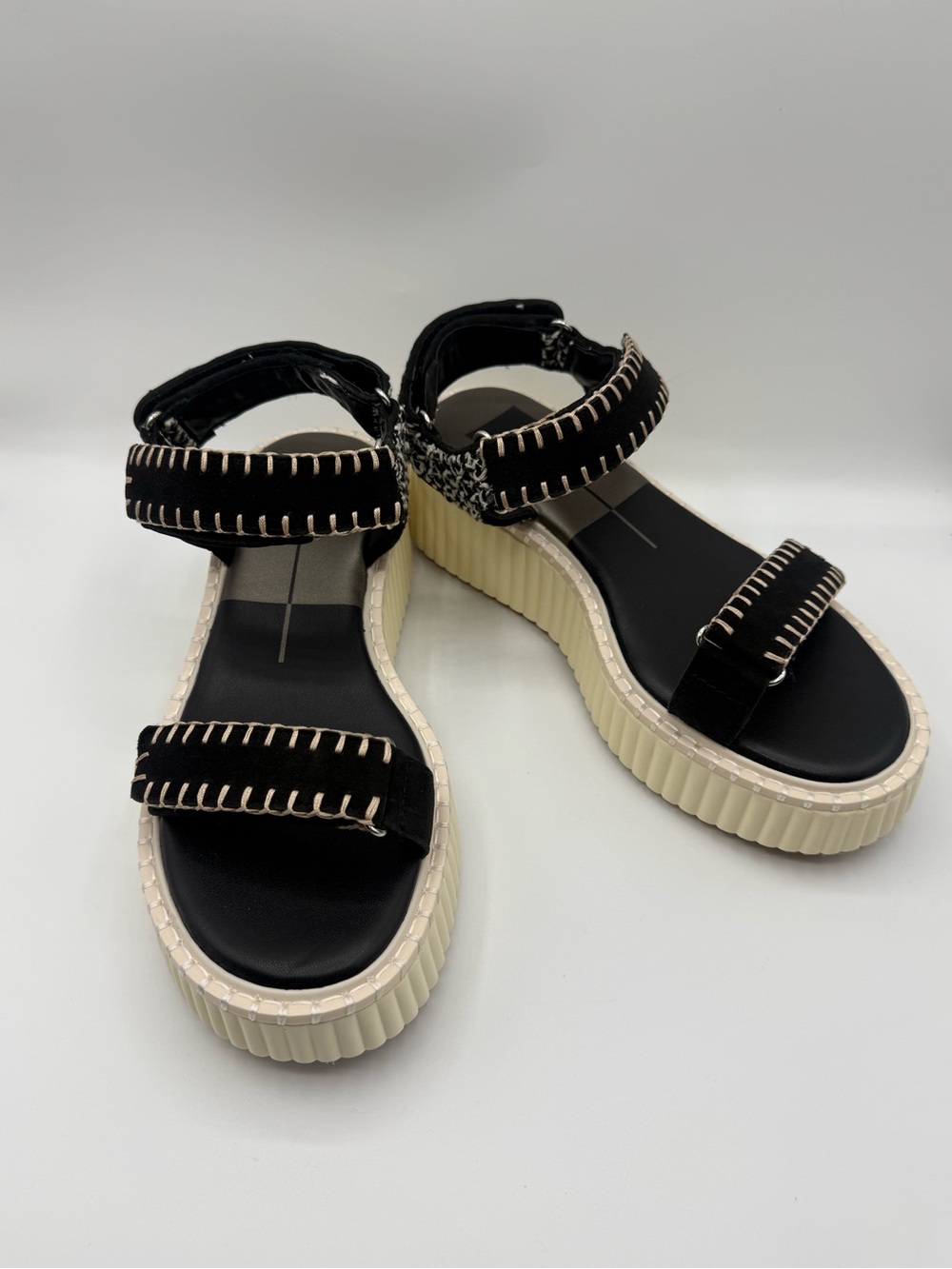 Dolce Vita
Debra Sandals Size 7